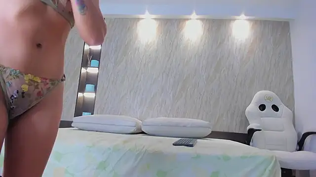 Snapshot of alina_hart chatting on 03-09-26, 03:10 alina hart online show from 03-09-26, 03:10