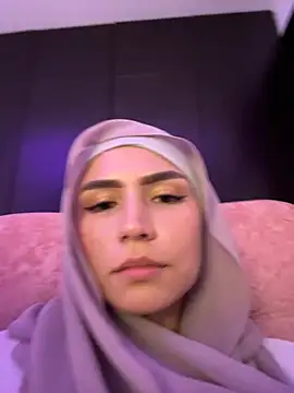 Snapshot of Darsha_Khemu chatting on 06-14-26, 02:24 Darsha Khemu online show from 06-14-26, 02:24