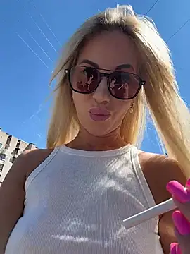 LisaMurr online show from 06-18-26, 10:30