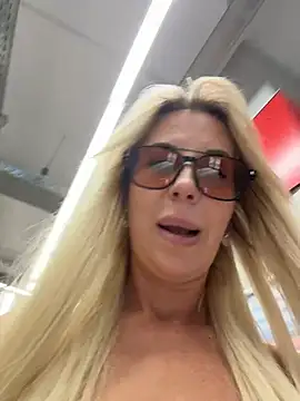 LisaMurr online show from 07-05-26, 02:02