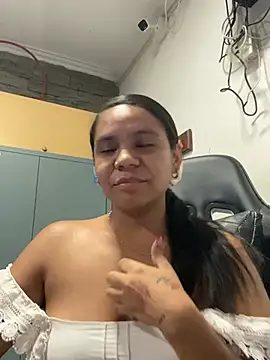 Snapshot of africa_mart chatting on 03-12-26, 01:56 africa mart online show from 03-12-26, 01:56