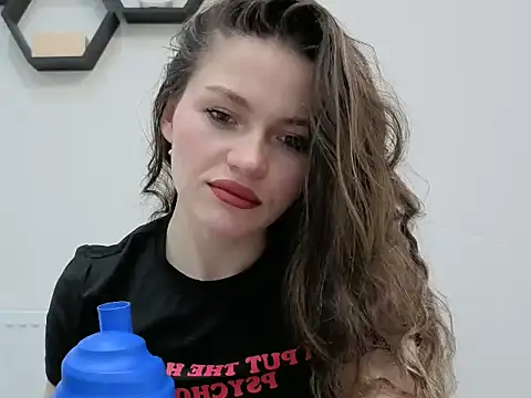 Snapshot of Avelinehowo_uwu chatting on 03-24-26, 05:51 Avelinehowo uwu online show from 03-24-26, 05:51