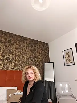 Snapshot of LaireeFelini chatting on 02-24-26, 07:45 LaireeFelini online show from 02-24-26, 07:45