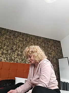 Snapshot of LaireeFelini chatting on 03-02-26, 07:21 LaireeFelini online show from 03-02-26, 07:21