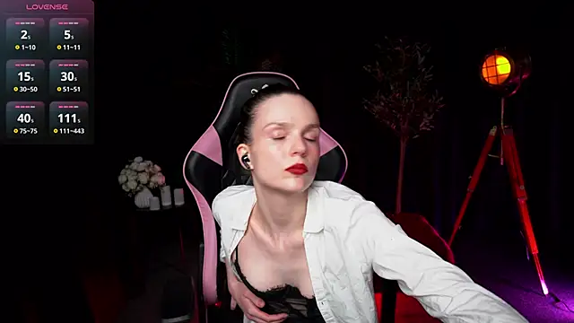 Snapshot of Wild_Alice_me chatting on 02-24-26, 03:43 Wild Alice me online show from 02-24-26, 03:43