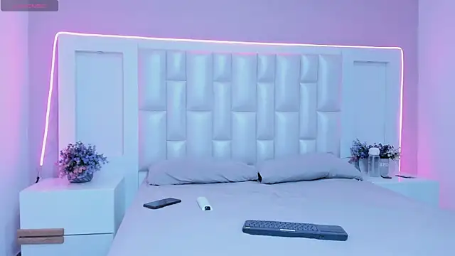 Liia Collins online show from 03-10-26, 06:57