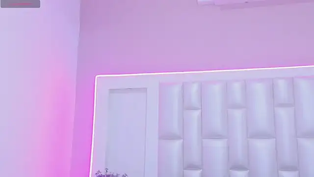 Liia Collins online show from 04-21-26, 04:56