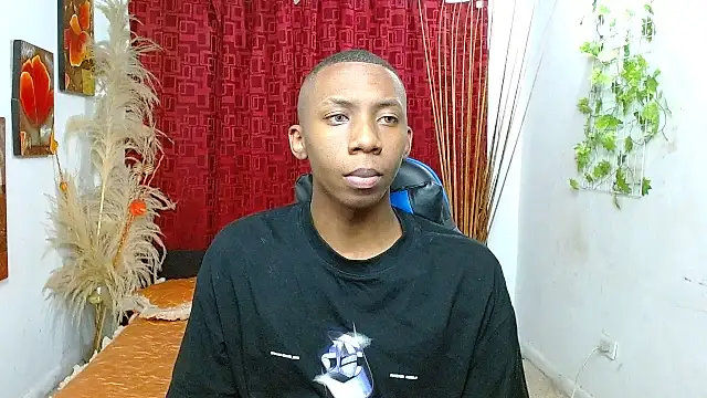 Snapshot of milo018 chatting on 03-15-26, 03:23 milo018 online show from 03-15-26, 03:23