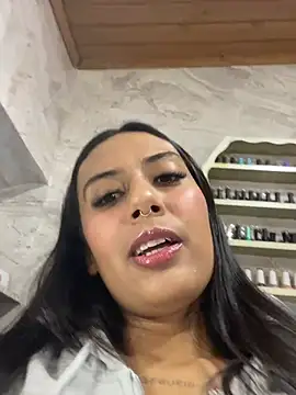 Snapshot of Tifqueen chatting on 03-05-26, 02:57 Tifqueen online show from 03-05-26, 02:57