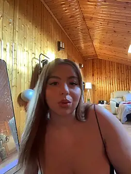 Snapshot of AnessaXrose chatting on 03-13-26, 01:40 AnessaXrose online show from 03-13-26, 01:40