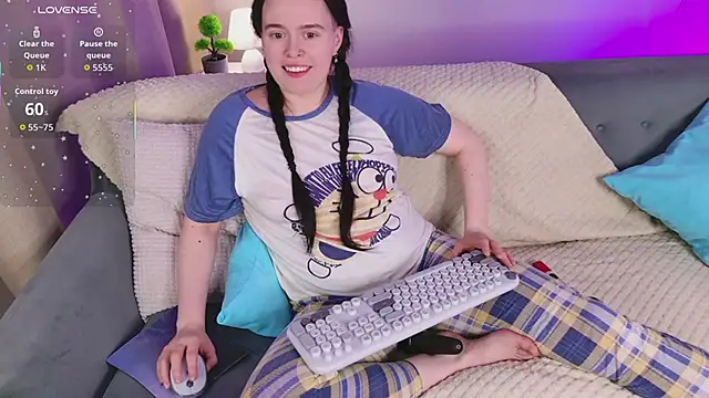 JustMira online show from 04-30-26, 10:47