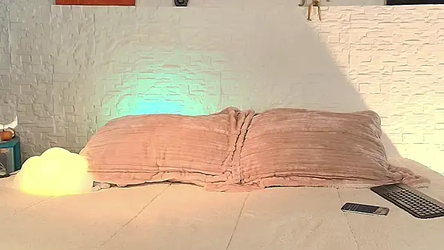 Eliassalvatore  online show from 04-26-26, 04:59