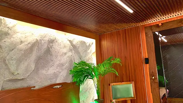 Snapshot of Rolyloren_ chatting on 03-05-26, 03:52 Rolyloren online show from 03-05-26, 03:52