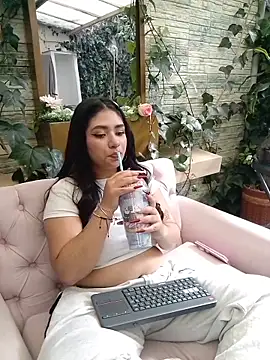 Snapshot of KaileeRoss chatting on 03-07-26, 01:41 KaileeRoss online show from 03-07-26, 01:41