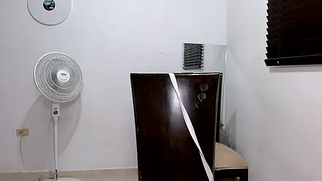 Snapshot of MiaDiamontLatin chatting on 03-13-26, 03:24 MiaDiamontLatin online show from 03-13-26, 03:24