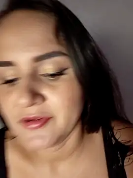 yissela92 online show from 04-29-26, 06:03