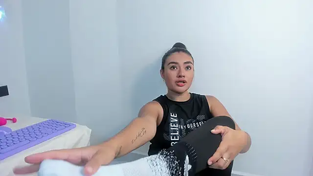 Snapshot of MiaFox_mml chatting on 03-04-26, 08:26 MiaFox mml online show from 03-04-26, 08:26