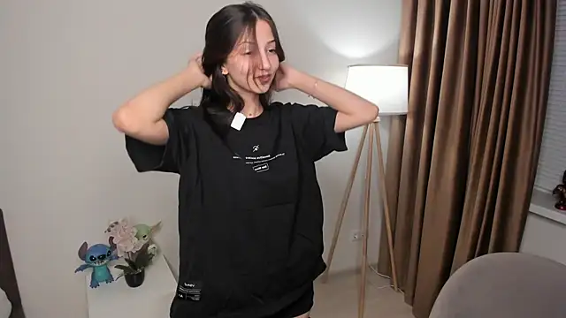 Snapshot of littleevilon chatting on 03-25-26, 08:59 littleevilon online show from 03-25-26, 08:59