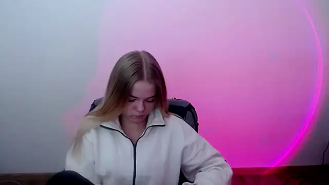 FoxiLana online show from 03-06-26, 08:44