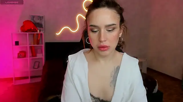 Snapshot of tina_xx_tina chatting on 02-20-26, 01:57 tina xx tina online show from 02-20-26, 01:57