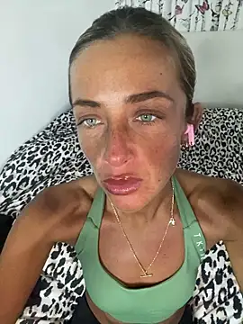 Snapshot of ScarlettGold_ chatting on 03-10-26, 11:37 ScarlettGold online show from 03-10-26, 11:37