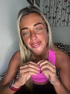 Snapshot of ScarlettGold_ chatting on 03-13-26, 12:12 ScarlettGold online show from 03-13-26, 12:12