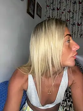 Snapshot of ScarlettGold_ chatting on 03-14-26, 09:59 ScarlettGold online show from 03-14-26, 09:59