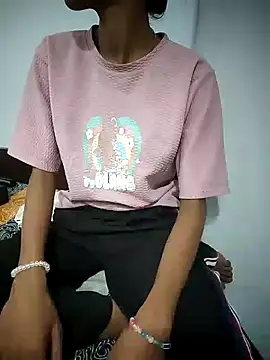 Snapshot of Ms-Pookie chatting on 06-12-26, 05:28 Ms-Pookie online show from 06-12-26, 05:28
