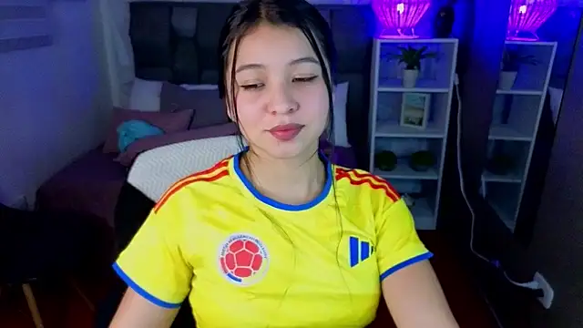 SophyAdams online show from 06-19-26, 05:34