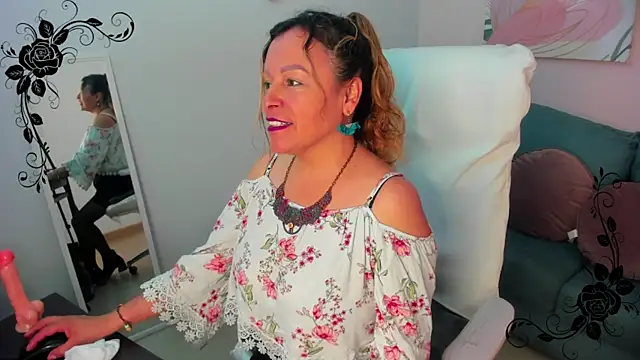 Snapshot of Ivonne_4 chatting on 03-02-26, 12:23 Ivonne 4 online show from 03-02-26, 12:23