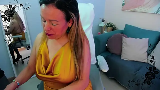 Snapshot of Ivonne_4 chatting on 03-05-26, 12:56 Ivonne 4 online show from 03-05-26, 12:56