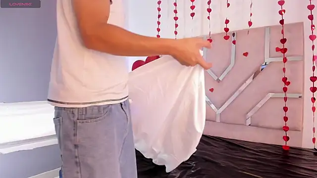 Snapshot of Angel_Lux chatting on 02-25-26, 07:01 Angel Lux online show from 02-25-26, 07:01