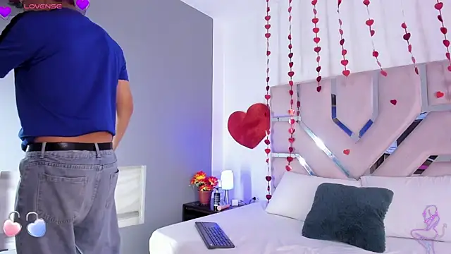 Snapshot of Angel_Lux chatting on 02-27-26, 08:09 Angel Lux online show from 02-27-26, 08:09