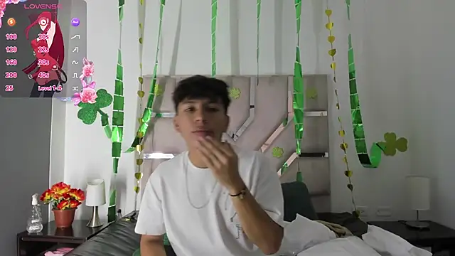 Snapshot of Angel_Lux chatting on 03-02-26, 07:10 Angel Lux online show from 03-02-26, 07:10