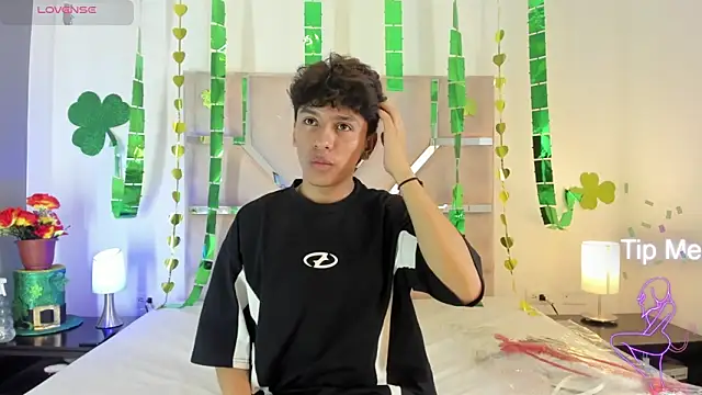 Snapshot of Angel_Lux chatting on 03-09-26, 07:18 Angel Lux online show from 03-09-26, 07:18