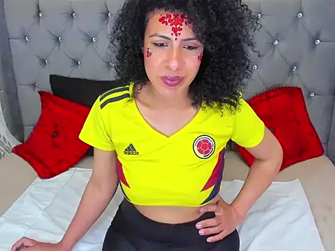 Snapshot of Evaalux chatting on 03-08-26, 03:43 Evaalux online show from 03-08-26, 03:43