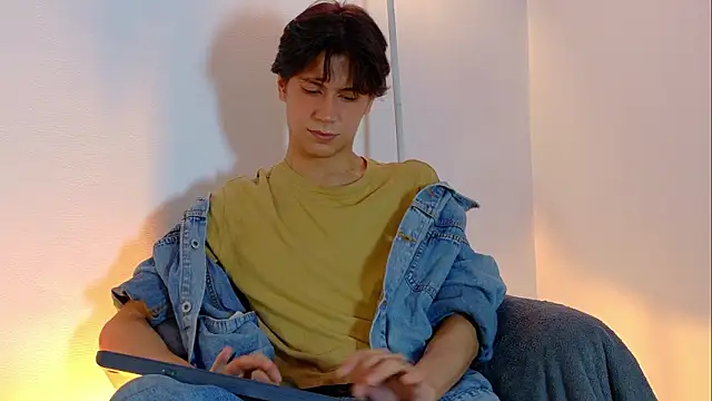 lui x dust online show from 03-09-26, 03:43