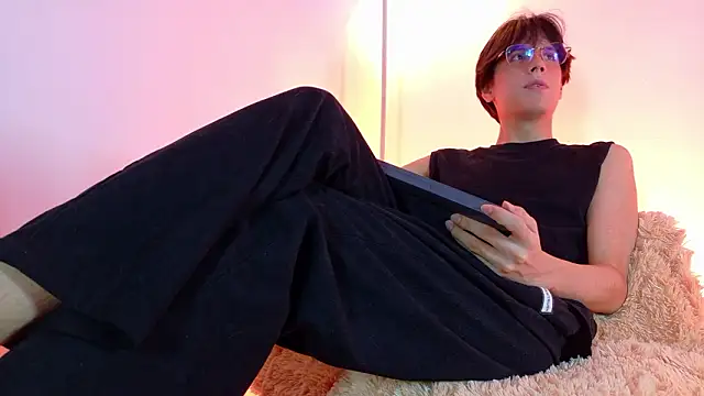 lui x dust online show from 03-24-26, 04:06