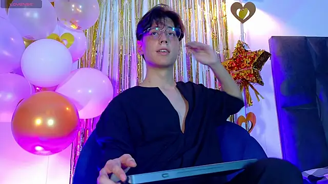 lui x dust online show from 04-26-26, 02:20