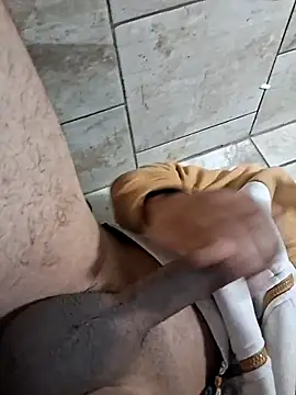 Snapshot of gueboloco2626 chatting on 03-10-26, 12:43 gueboloco2626 online show from 03-10-26, 12:43