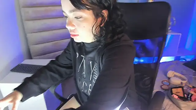 Snapshot of April_Swett chatting on 03-12-26, 12:33 April Swett online show from 03-12-26, 12:33