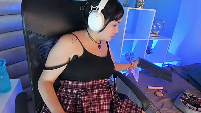 Snapshot of April_Swett chatting on 03-13-26, 12:23 April Swett online show from 03-13-26, 12:23