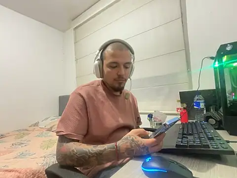 Maximo Garcia17 online show from 03-08-26, 02:04