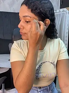 Snapshot of Miaafoxx__ chatting on 02-24-26, 07:34 Miaafoxx online show from 02-24-26, 07:34