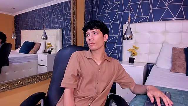 Snapshot of LeoFeniix chatting on 03-06-26, 03:58 LeoFeniix online show from 03-06-26, 03:58