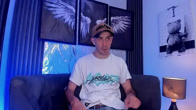 Milanwhite  online show from 02-23-26, 11:40