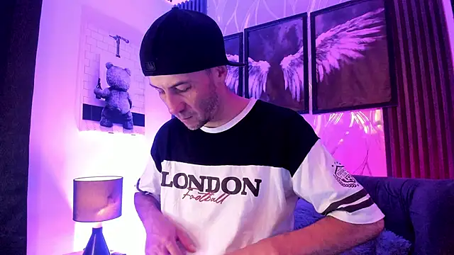 Milanwhite  online show from 03-05-26, 11:39