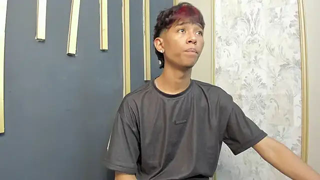 Snapshot of Little_Twink19x chatting on 02-20-26, 07:03 Little Twink19x online show from 02-20-26, 07:03