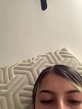 Snapshot of Candy_Lennon chatting on 03-05-26, 03:41 Candy Lennon online show from 03-05-26, 03:41