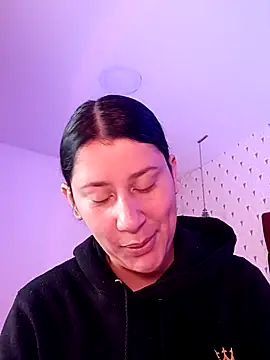 LunaDamasco online show from 04-22-26, 02:47